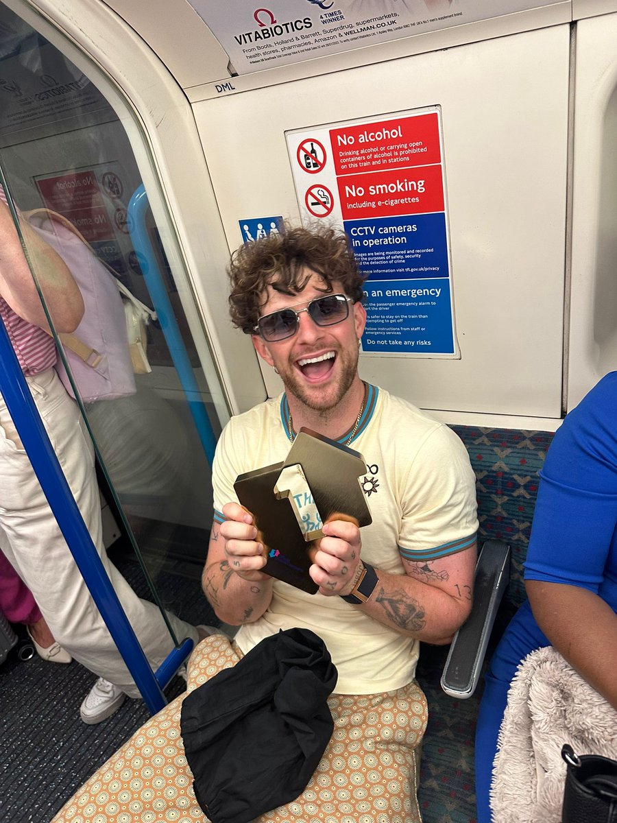 Tom Grennan tweet media