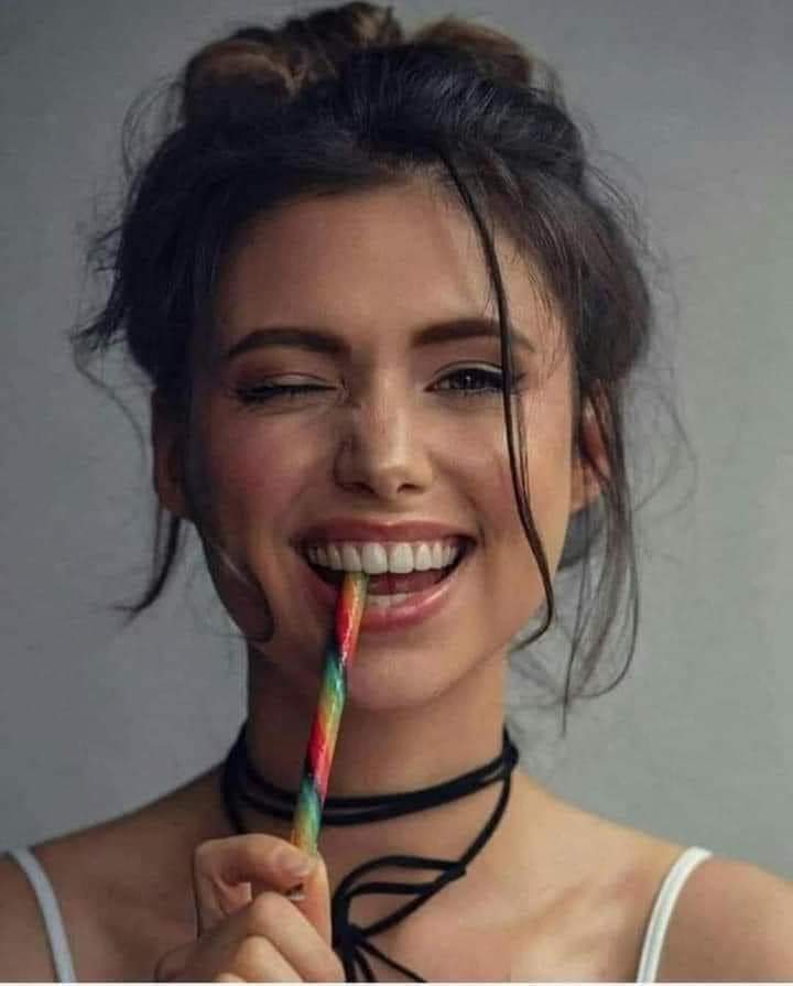 Dost 
Sevindirmeyi 
İyi Biliriz ...
Ama 
Favorimiz 
Düşman Çatlatmak 🙃😉

#Şimdi_bir_Bikahve ☕️😊

#Mutlu_akşamlar_canlar😁😁