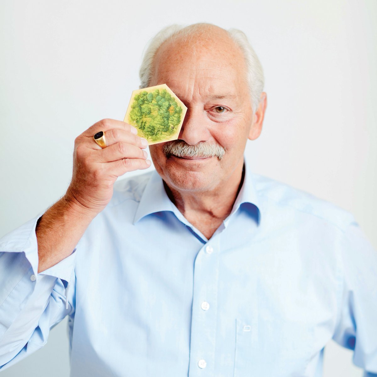 settlersofcatan's tweet image. Dear Catanians,

We extend our heartfelt gratitude for the overwhelming love and support you have shown since the passing of Klaus Teuber.

Read the full letter and an update on the future of CATAN: bit.ly/46lLKYY

#catan #settlersofcatan