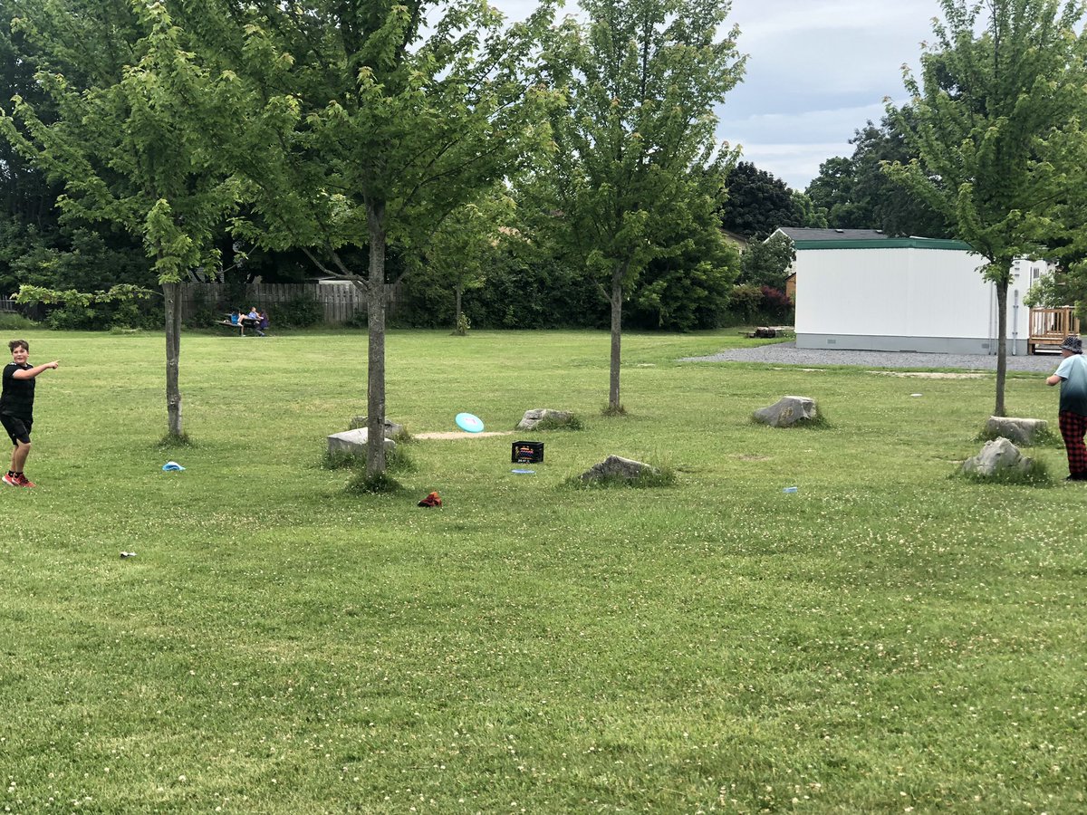 On joue le Frisbee golf <a href="/TruedellPS_LDSB/">Truedell PS</a>