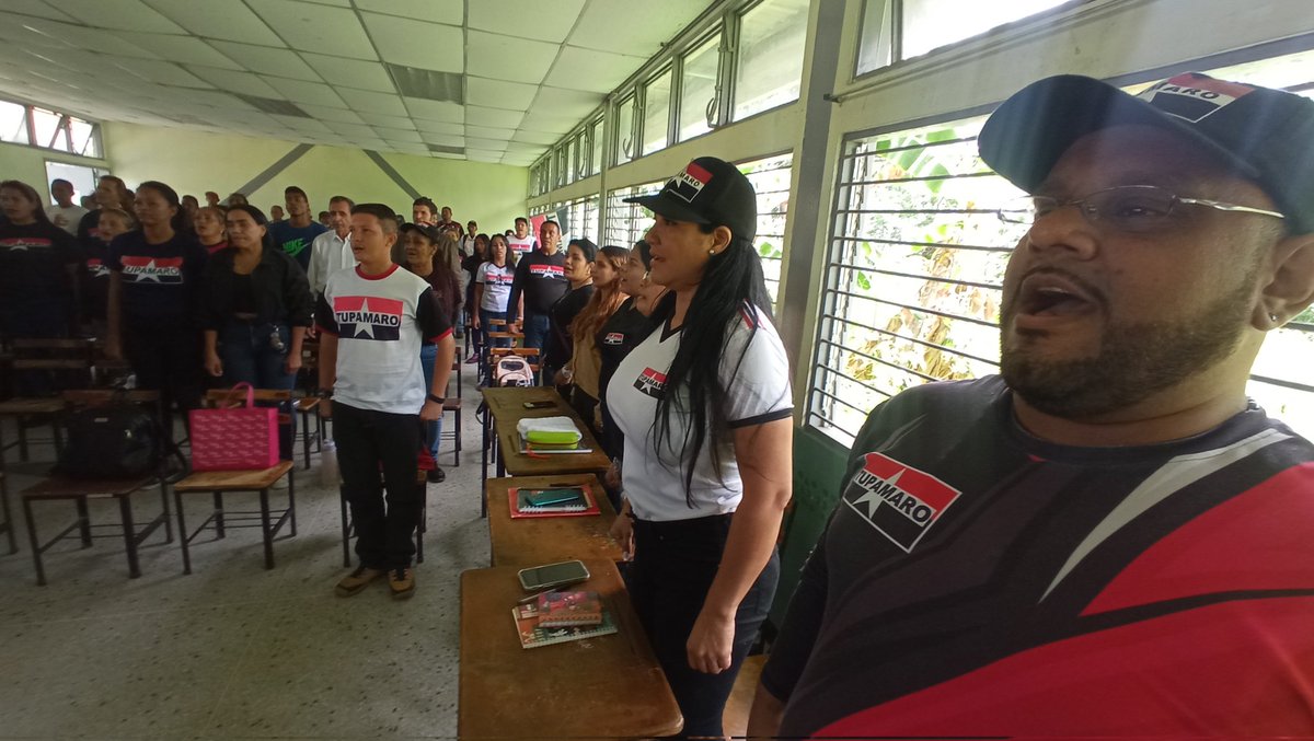 Con entonación de nuestro himno #TUPAMARO inicia Secretariado Regional Ampliado del Estado <a href="/caraboboMRT/">CaraboboMRT</a> con presencia de nuestro Secretario General Nacional, <a href="/WBenavides_MRT/">Williams Benavides</a>. Presidente del partido @RogerPintoMRT y Responsable Político del Bloque, <a href="/DavidTupamaro/">David Aguilera</a>

#PorLaVidaYLaPaz