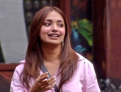 𝙀𝙍𝙄𝙉𝘼 🍸 tweet media