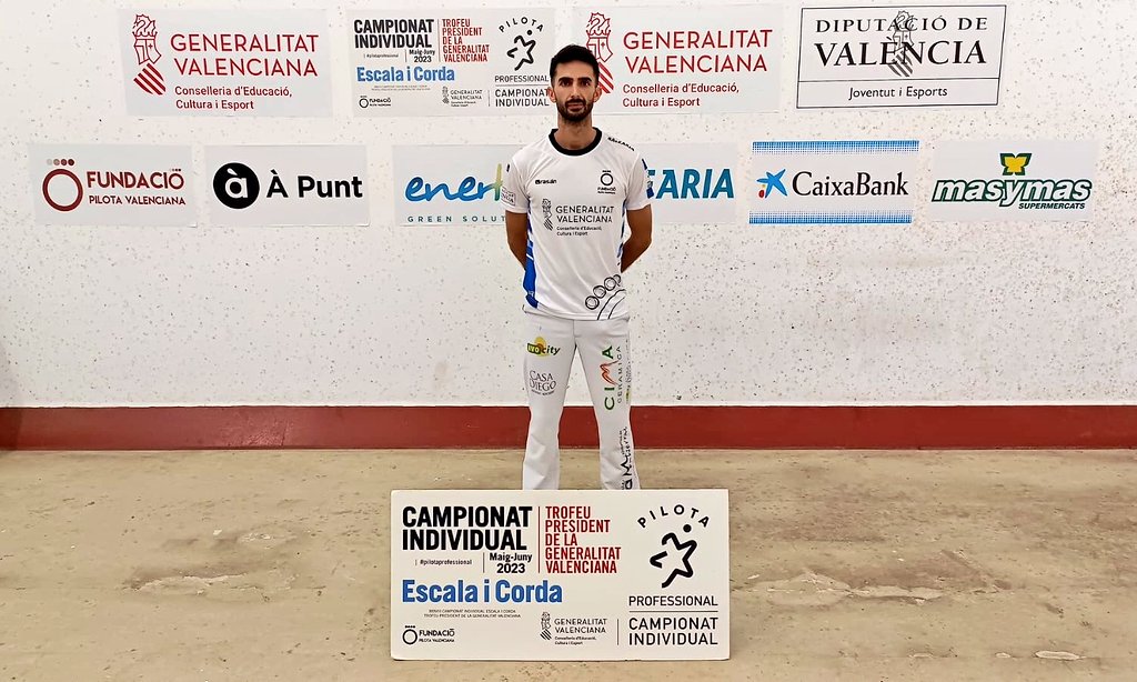 📢 Ja en marxa la primera semifinal del XXXVIII Campionat Individual d'escala i corda - Trofeu President de la <a href="/generalitat/">Generalitat</a> !!

📍 <a href="/ajvila/">Ajuntament de Vila-real</a> 
📺 <a href="/Proximiatv/">Proximia</a> 

🔴 Puchol II 
🔵 Marc

#pilotaprofessional