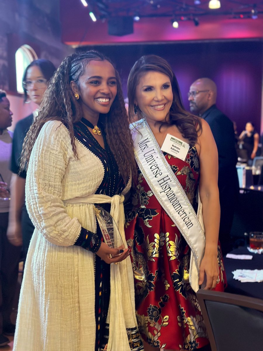 Hawzien's tweet photo. Won a pretty cool award last night 🥰. https://t.co/GjOeeF5i9H