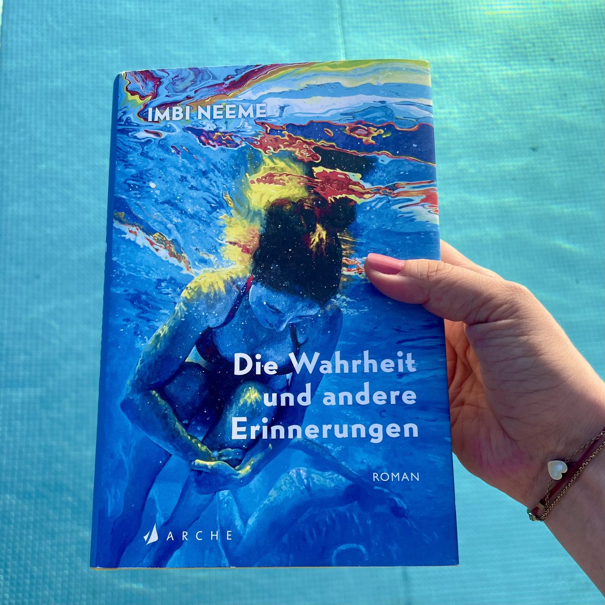 LiteratourBlog's tweet image. Dieses Buch sollte ein Bestseller sein. Lest es! 

literatour.blog/rezension-die-…