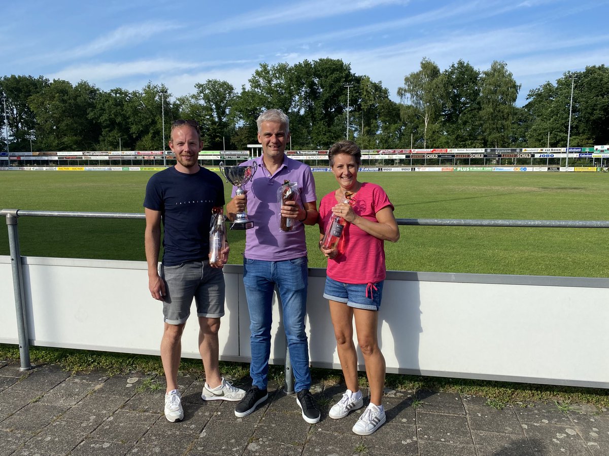 Winnaar penalty bokaal 2023 Beerd Doornewaard van Klein Uitslag ass.en hyp advies. 2de prijs Stefan Plugge en 3de Ylonka Dickhof!