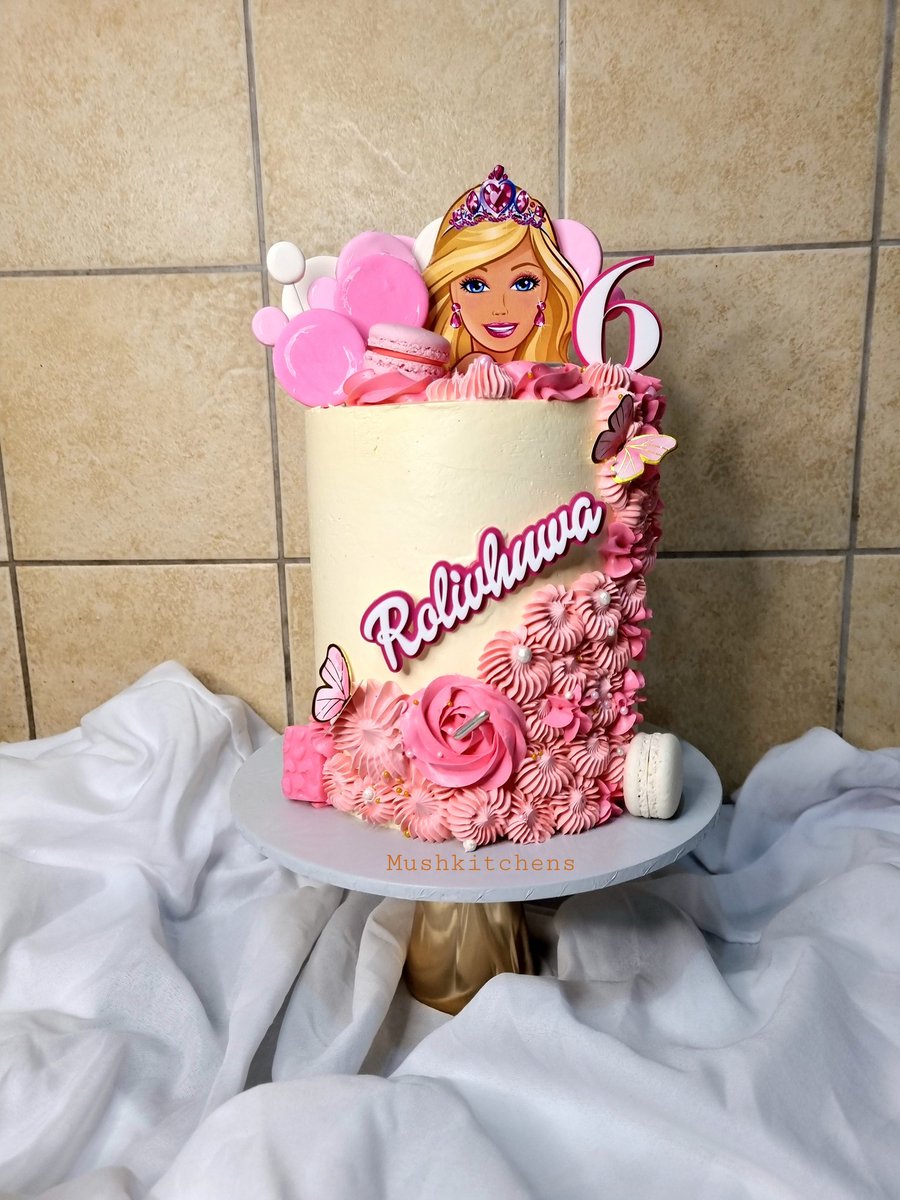 LufunoMush's tweet photo. A barbie themed cake. Based in midrand. Orders on 0825268260 no Dms. pinky #bonang #OceanGate #Titan #submarino #fridaymorning #DjSbu #cakes https://t.co/wBGBIdMzid