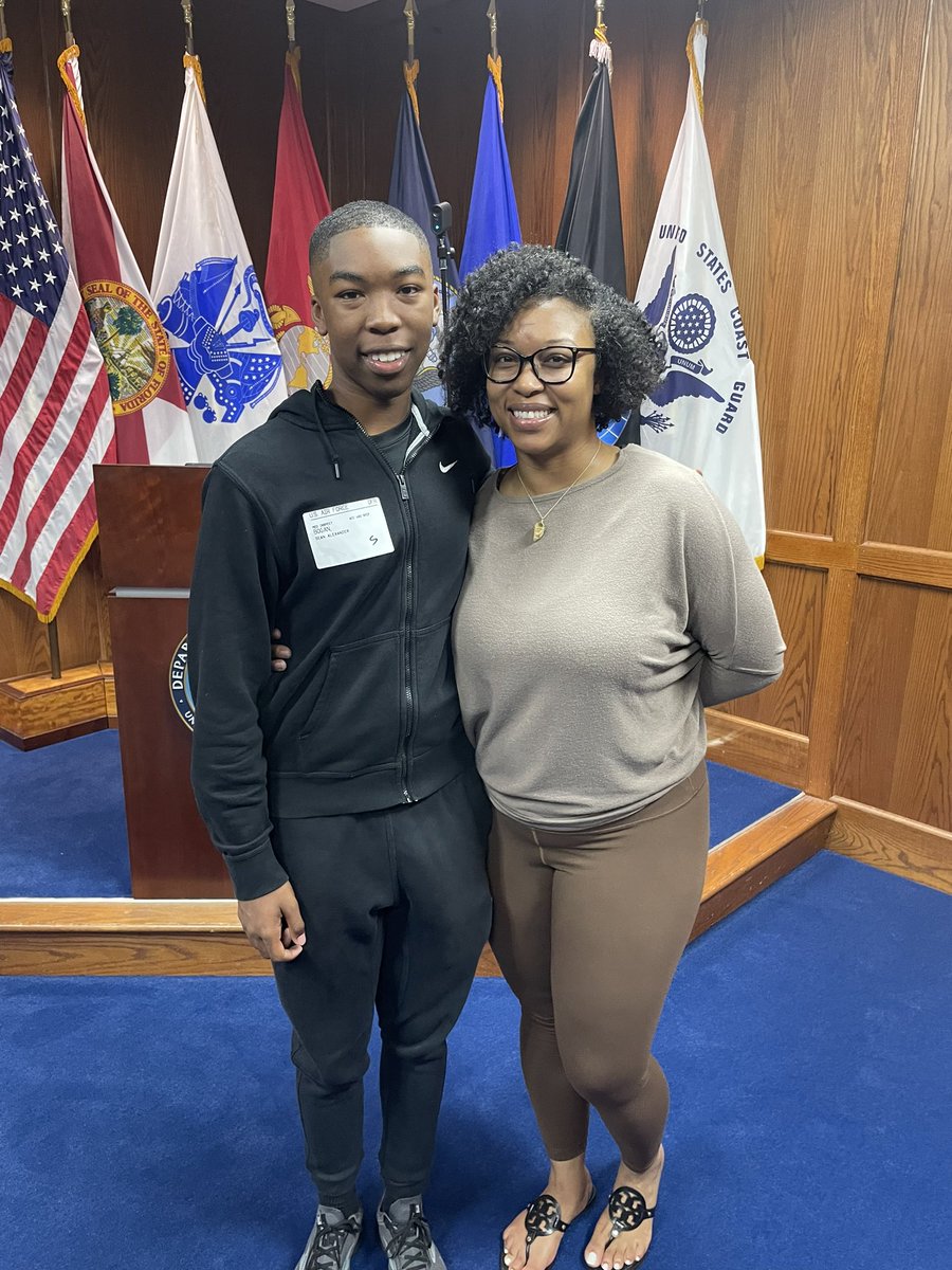 _dawnmontgomery's tweet image. Today is also my oldest son Sean’s birthday!!! He’s 18 years old, ready to Vote and is in basic training for the Air Force. We’ve had so many amazing life moments happen this year and I’m just so full of tears &amp;amp; joy! Can’t wait to see him in August #HappyBirthday #SeanB