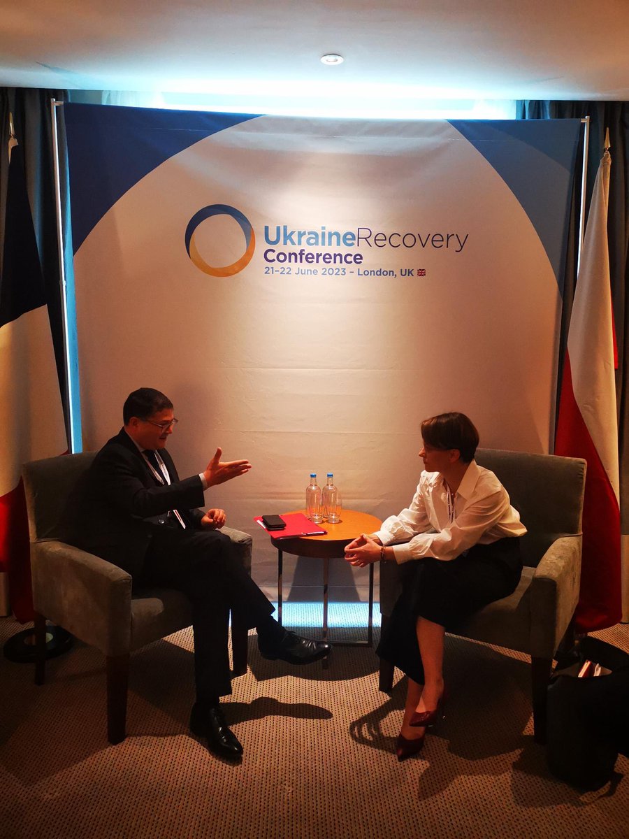 #URC2023 We discussed possible ways of 🇨🇵🇺🇦🇵🇱 cooperation with my 🇵🇱 counterpart, Minister @JEmilewicz : cross-border logistics, sector investments, initiatives with local authorities, etc. #TeamEurope @PolandMFA @francediplo_EN
@PLenFrance @Amb_Francji