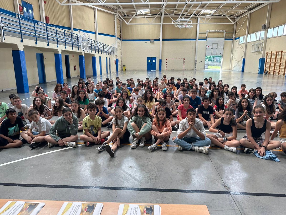 Egun berezia gaurkoa, orotzaipen eta sentipen asko agirian🥹😁😚😢Lh amaituta eta beste etapa barri baten zain, DBHrantz. 🤗🤗🤗AURRERAAAAA👍🏻👏🏻😘😘😘🌷🌈