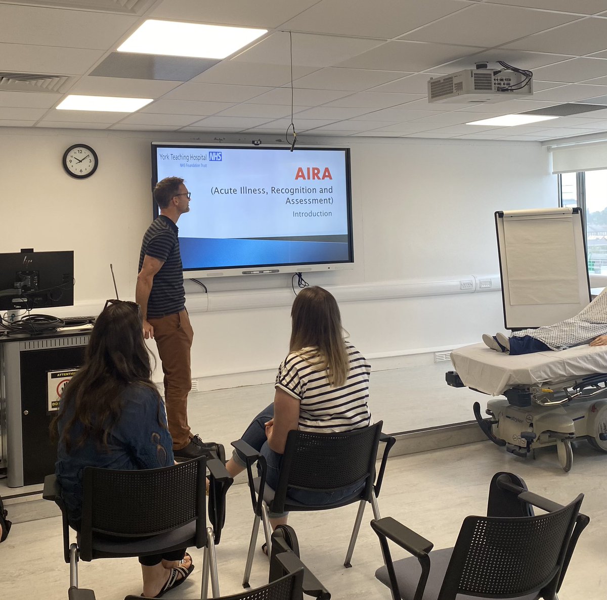 YSHICUTherapies's tweet image. It’s been a week of training and teaching for us. Great joint MDT teaching on AIRA course with CCOT outreach team, physio and Anaesthetists today #icumdt #deterioratingpatients #icueducation