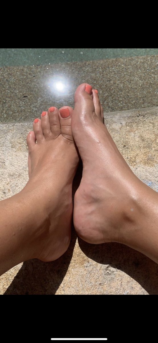 Goddessally12's tweet photo. Good morning dm me💗  #FOOTFETİSH #feet_lover #feetcontent #paypig #feet_pic https://t.co/J2jQdme0tH