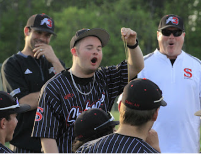 tschlepe's tweet image. Metro South Schedule at Chaska Athletic Park  w/Sabers Jaden Case, Alex Duncan, and JJ Fredericks on that roster:

⚾️ Today at 12:30 (Case in relief)
⚾️ 6/24 at 10:00am (3rd game TBD on Sat)

Rumor has it that @MaxWCCO met JJ, mic&apos;d him up, &amp;amp; will be on tonight&apos;s news at 10:00pm!