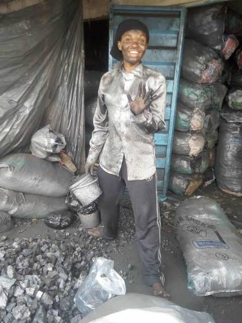 _Uchebe's tweet photo. Baba Jose Hatimaye Kapatikana🤣
Kamtunza Vyema #Esta Wa Watu https://t.co/LzTzYbCNKR