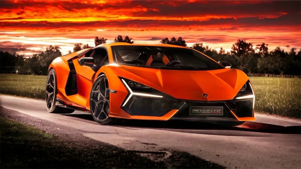 Lamborghini Revuelto
Lamborghini introduced the latest model, the Lamborghini Revuelto. This supercar starts a new cycle in the world of sports vehicles. The 1,001 hp Lamborghini hybrid is ready to take the driving experience to a higher level!  choosethemoon.com/en/blog/lambor…