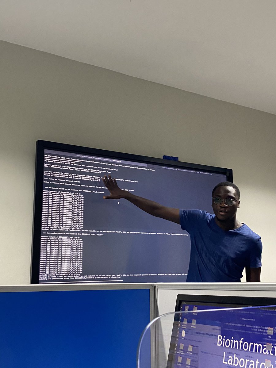 gbl_waccbip's tweet photo. A demonstration by @small_samori_ on genome sequencing bioinformatic pipelines.
#GBL #LabUpdates #LabMeeting #WACCBIP
#Bioinformatics https://t.co/oa08Al1kuT