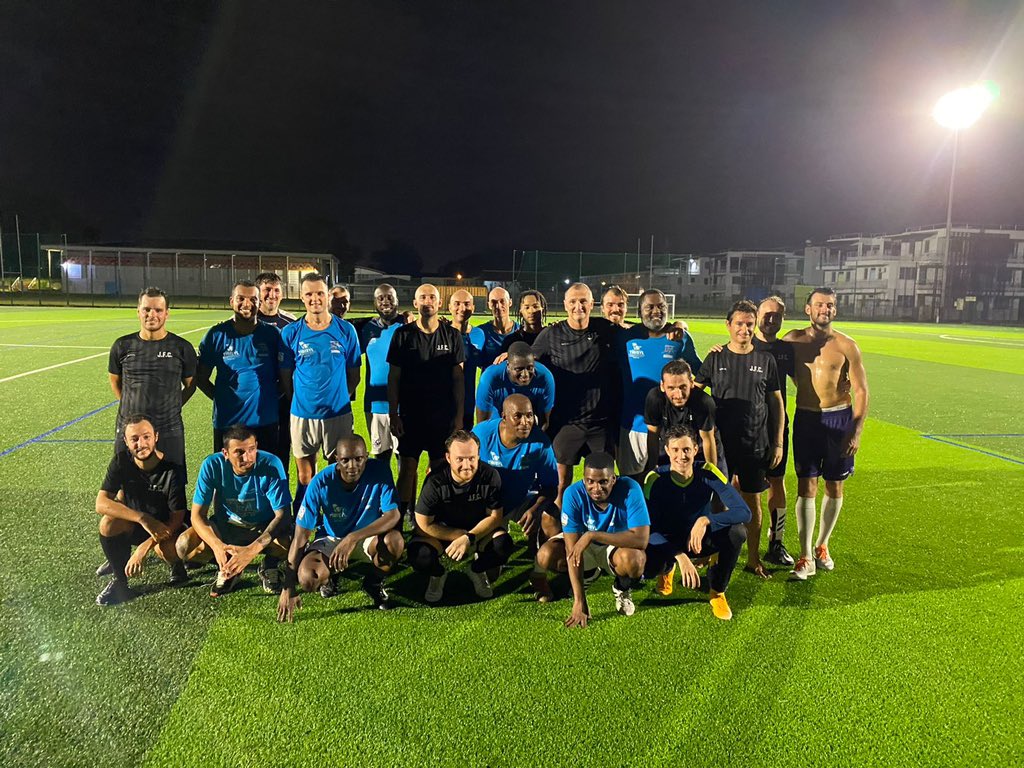 2eme défaite - honorable bien sûr - du FC justice PàP contre une puissante équipe du barreau de la Guadeloupe (3-1). Des progrès incontestables pour ce 2eme match mais la victoire va devenir urgente. Merci au barreau pour l’après match et sincères félicitations.