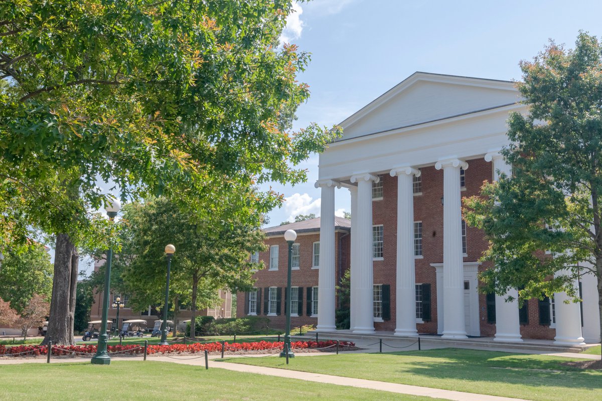 A postcard from campus💌

Happy Friday, y'all!

#HottyToddy