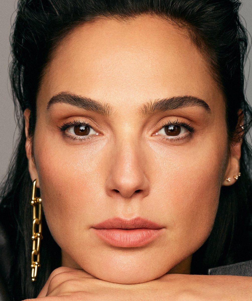 Gal Gadot Brasil · Fansite on Twitter "Your face card never declines