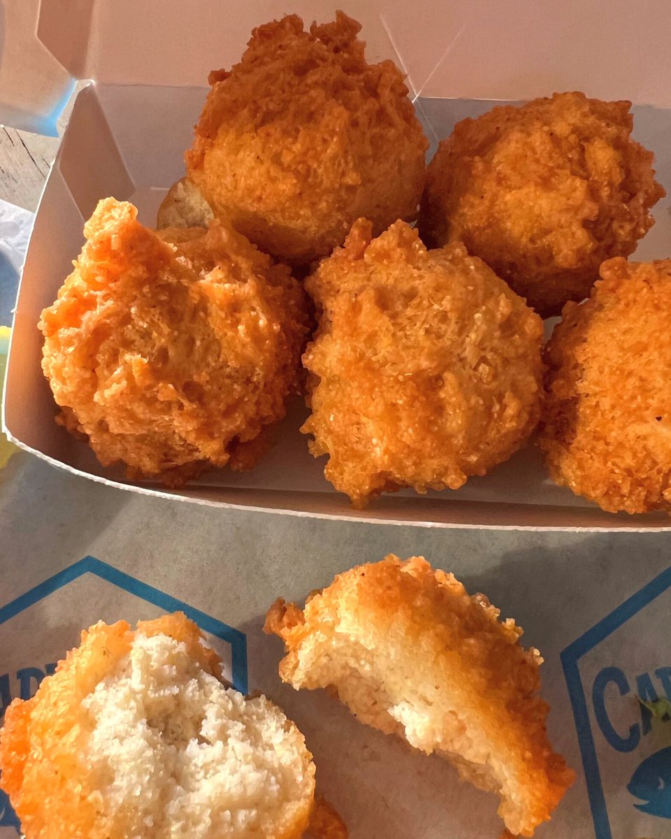 CaptainDs's tweet photo. Hot &amp; Fresh 🤝 Scratch-made Hush Puppies 
#CaptainDs https://t.co/TMlsWAXMzq