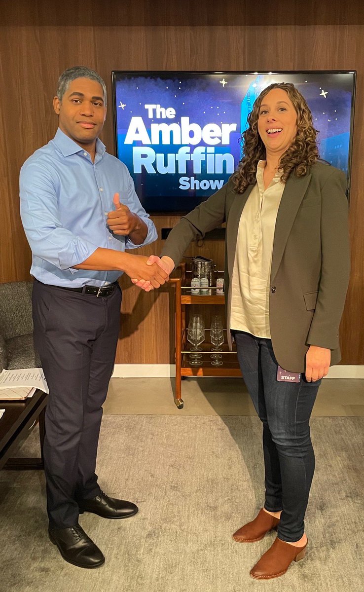 patrickrowland3's tweet photo. Emmy voters, #TheAmberRuffinShow is approved by @BarackObama so please vote for us in the Emmys. Pictures don’t lie! https://t.co/j1tdJ2T7Xd