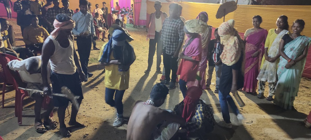 danielponraj's tweet photo. Rich tradition at #Santal #wedding so many good rituals that bind as together as one family and community https://t.co/83RfPbQzwl