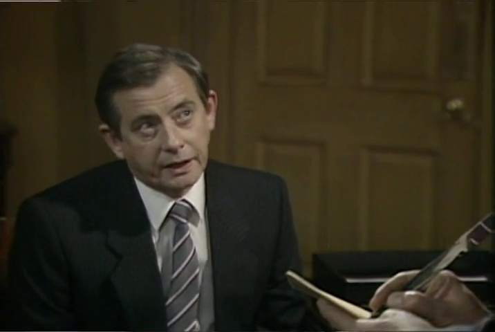 Jim gets coached in showbiz for big speech on defence policy. #ShowMeTheMoney #NotMyPresident #ClassicBritishTV 12pm. #nocontext (From Yes, Prime Minister, Ep: "The Ministerial Broadcast," (Thu, Jan 16, 1986). Dir. by Sydney Lotterby)