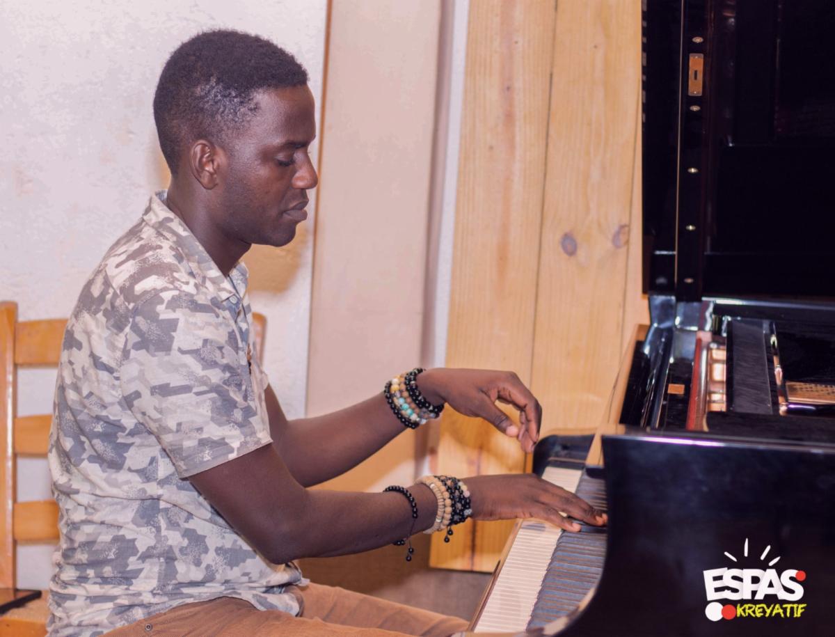 Artists Spaces are Vital. Haitian Creative Spaces are Vital. At a time where creatives are needed the most, please donate today. Nou bezwen moun kreyatif yo kounye. Tanpri fè yon don pou nou conta.cc/3JQSxAj
conta.cc/44gREc0