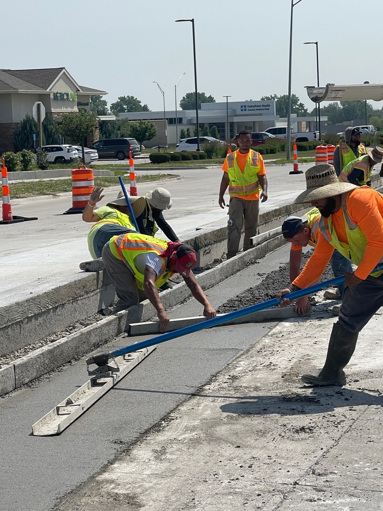 AbsoluteGroupIA's tweet photo. From the Field: We've got a crew out finishing 250' of 12" curb and turn lanes on NW 36th St in Ankeny. Hard work but our guys are built different. #concrete #construction #absolutegroup https://t.co/59dra85Ae4