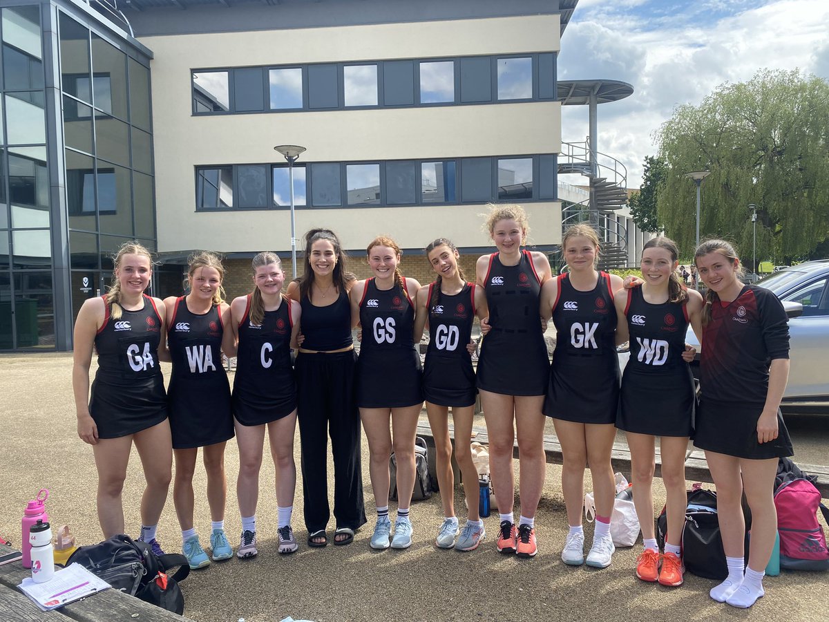 oakhamnetball's tweet photo. Great to see some Familiar Faces! 

Becca Mallon (OO, 2021) came along to support and we met up with Miss Gabriel too 🤩 
@OldOakhamian #Oaks https://t.co/mJR85ex7V6
