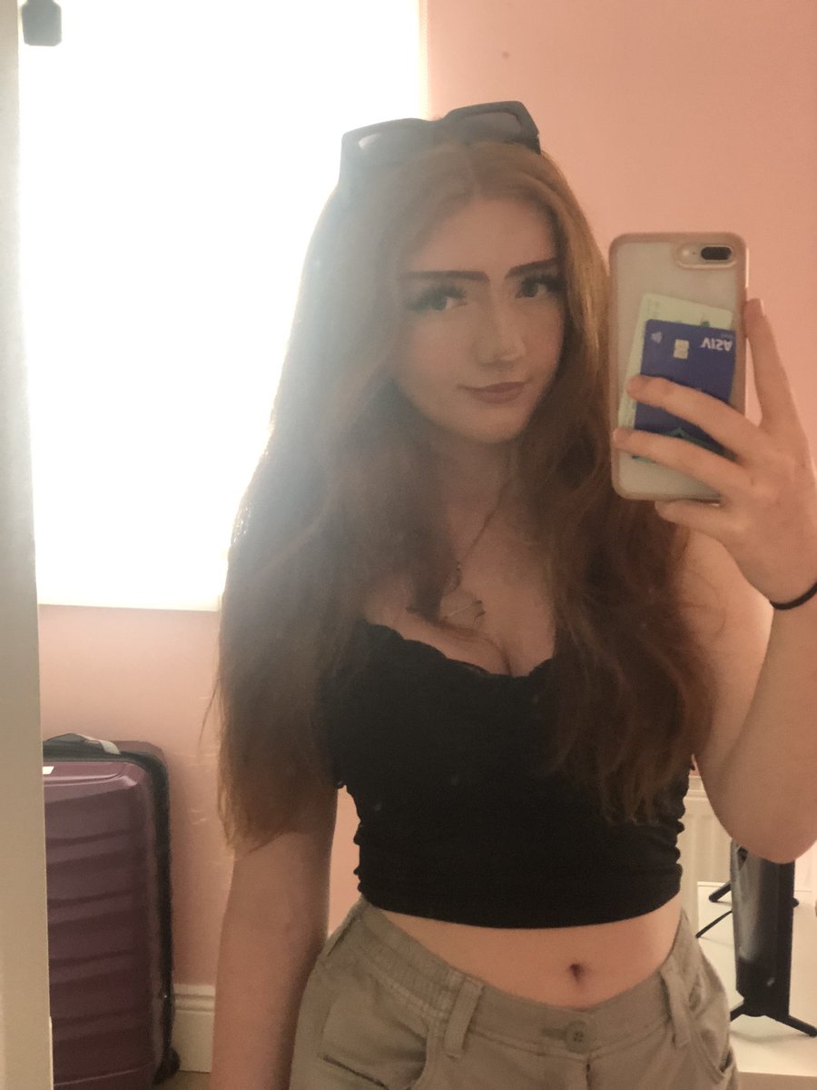 Mollycoddle🔆🏳️‍🌈 on Twitter "RT aoif3mg Pov ur just going to tesco"