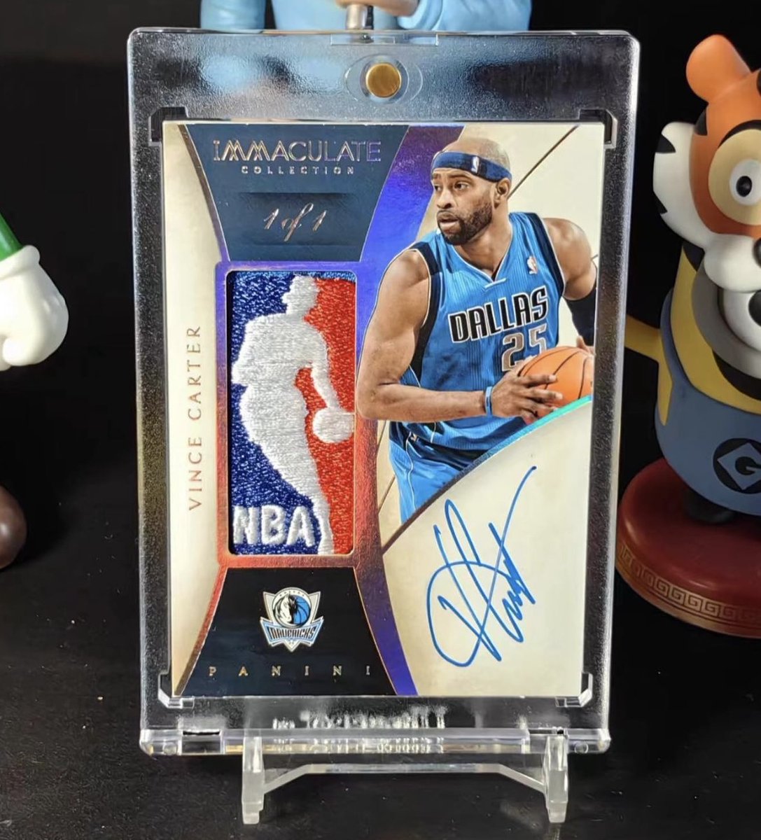 Vince Carter game-worn Logoman auto 1/1...