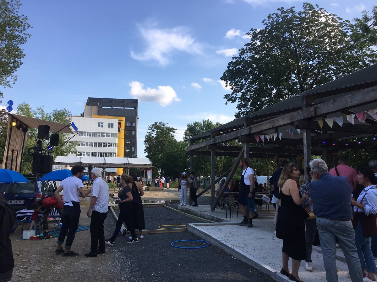 CompBatFr's tweet image. ÎLE-DE-FRANCE 
Pour célébrer leurs 10 ans, les CB Île-de-France ont organisé, dans le cadre de leur AG, 5 chantiers solidaires, des tables-rondes, des visites de chantiers et des événements festifs. Bravo aux #volontaires, aux administrateurs et à toute l'équipe Île-de-France !