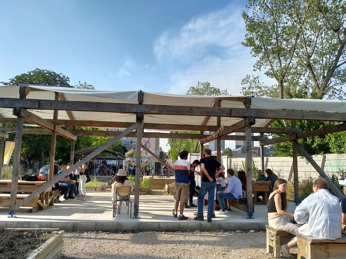 CompBatFr's tweet image. ÎLE-DE-FRANCE 
Pour célébrer leurs 10 ans, les CB Île-de-France ont organisé, dans le cadre de leur AG, 5 chantiers solidaires, des tables-rondes, des visites de chantiers et des événements festifs. Bravo aux #volontaires, aux administrateurs et à toute l'équipe Île-de-France !