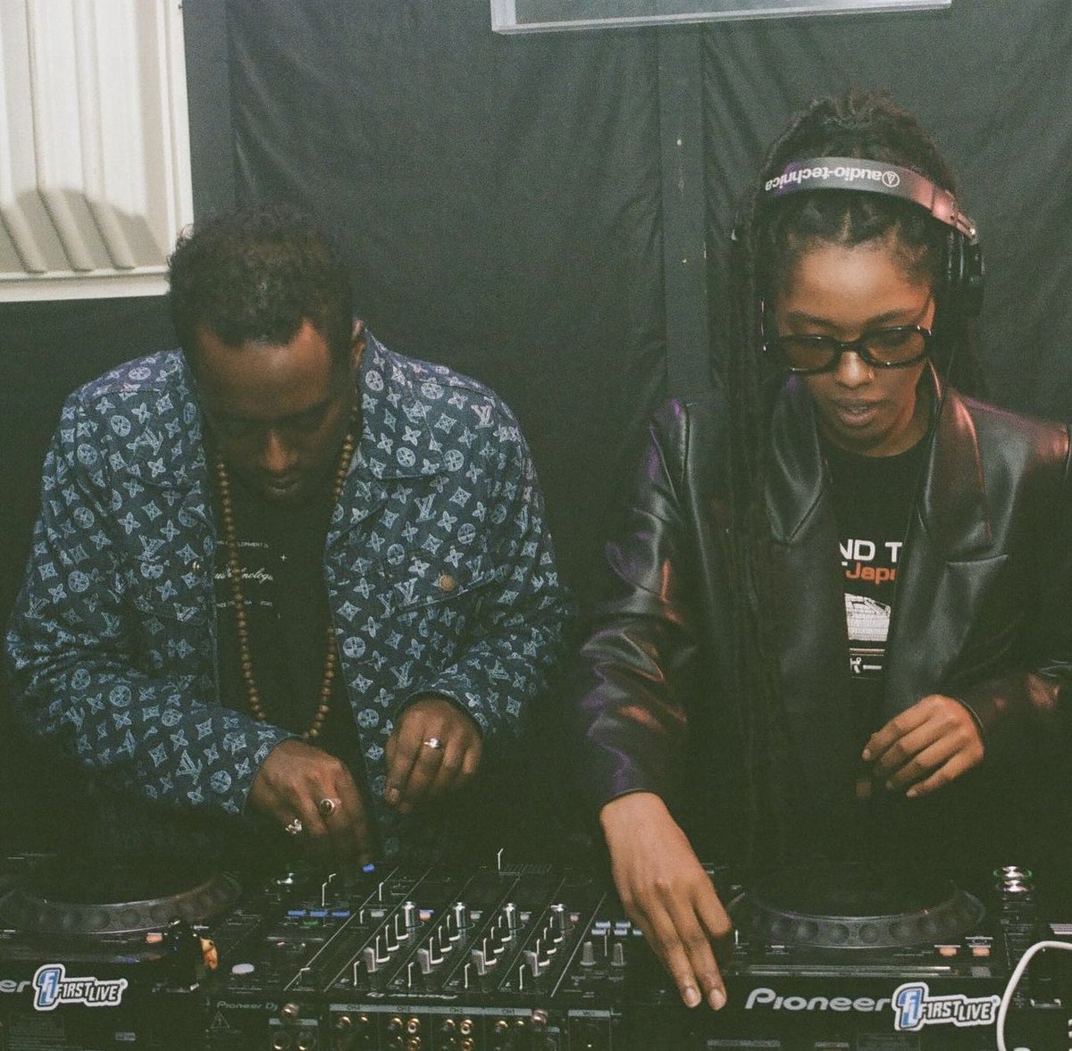 dj blingg tweet media