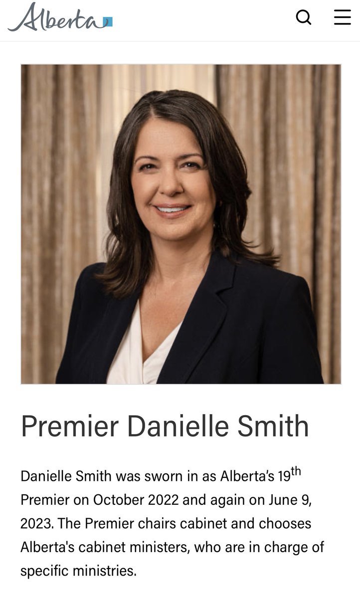 United_World__'s tweet photo. کنیڈا  🇨🇦   کے امیر ترین صوبے البرٹا کی پریمئیر ( وزیراعلٰی)  Daniel Smith کے خاوند کا اپنا ریسٹورنٹ ہے ۔
 چھٹی کے دن محترمہ اپنے خاوند کے ریسٹورنٹ پر برتن دھوتے ہوئے نظر آرہی ہے - اور یہ انہوں نے اپنے ایک ٹویٹ میں بھی ساری دنیا کو بتایا ہے۔ 

 جو ایک معمول کی بات ہے ۔  کاش ہمارے سیاسی مداری اپنے سروں پر سونے کے تاج پہن کر اپنے آپ کو فرعون ثابت کرنے کے بجائے انسانی  معاشرے میں انسانوں کی طرح زندگی گزارنے کی مثال قائم کر سکیں - 

دوسری طرف ہمارا معاشرہ ہے جہاں کام کرنے والے کو حقارت کی نگاہ سے دیکھا جاتا ہے اور کچھ ہی دن پہلے ہمارے معاشرے کے دو میراثی ٹی وی پر بیٹھ کر بیرون ملک رہائش پزیر پاکستانیوں کا مذاق آڑا رہے تھے۔ یہ محترمہ مسلمان تو نہیں ہیں لیکن بہترین انسان ہیں جو کہ ہمارے نبی کی سنت پہ عمل کرتے ہوئے نظر آتی ہیں ۔