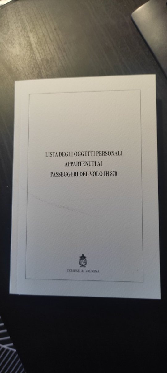 strongmotion's tweet photo. @chiaralessi L'ho comprato qualche giorno fa e non ho potuto fare a meno di pensare che ne avresti parlato in qualche modo. https://t.co/ZYwcOVkr4k