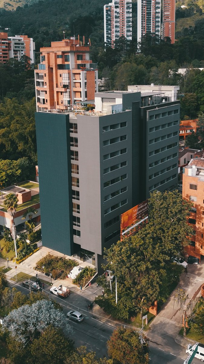 STAY_Group_'s tweet photo. Hace 8 meses junto a @drim______ aceptamos el reto de transformar y reutilizar este edificio en un espacio único que desafiara el enfoque convencional de la hotelería tradicional.
Estamos listos para abrir el primer #versushotel de la ciudad. ¡Los esperamos! https://t.co/NKFcyDw4f0