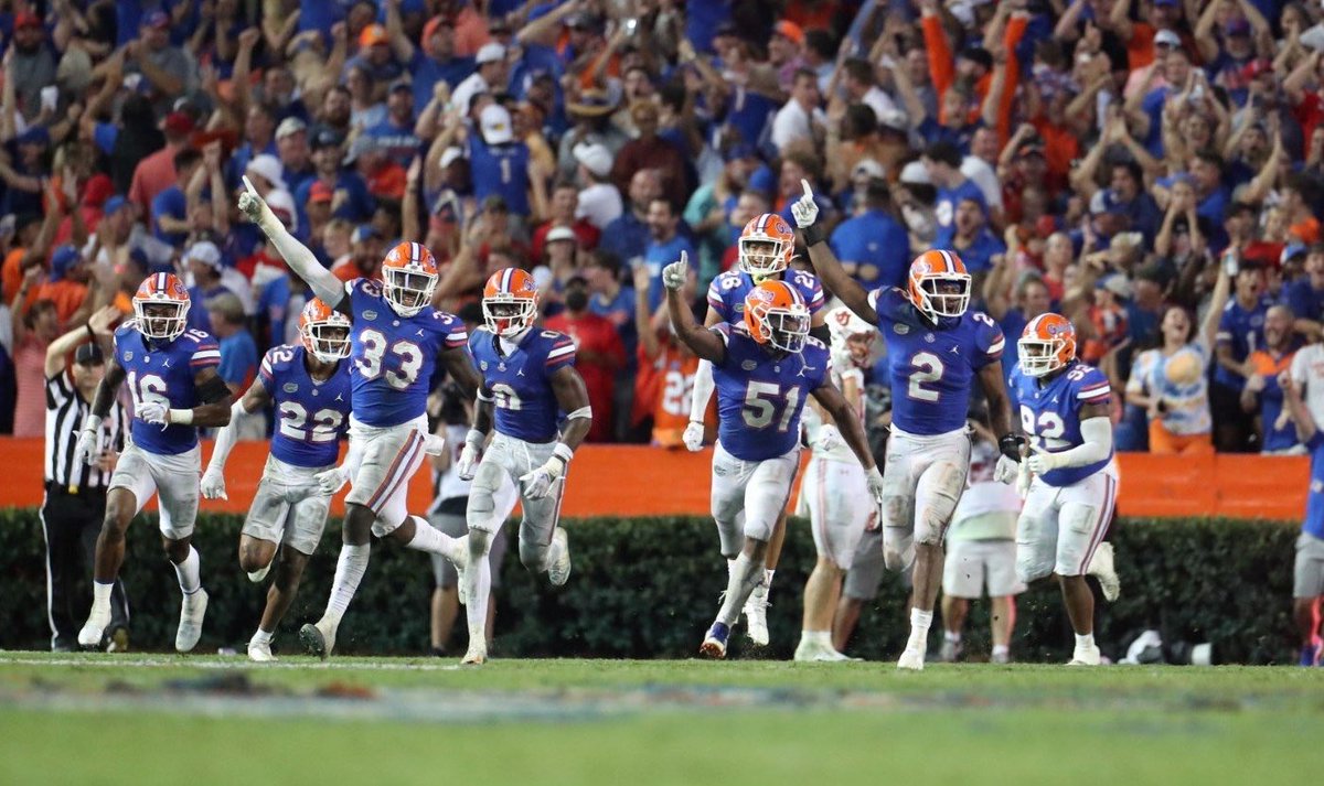 NicolasClayton_'s tweet image. I will be attending Friday Night Lights (FNL) in The Swamp! I Can’t wait! @CoachMPeterson @SpenceChaos @GatorsFB @FloridaGators @coach_bnapier