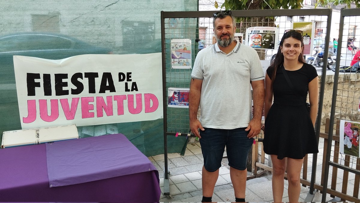 IU_CUELLAR's tweet photo. 📷Nuestros concejales en la inauguración de la fiesta de la juventud‼️⛹️🎶 https://t.co/TRIvDqPY7k