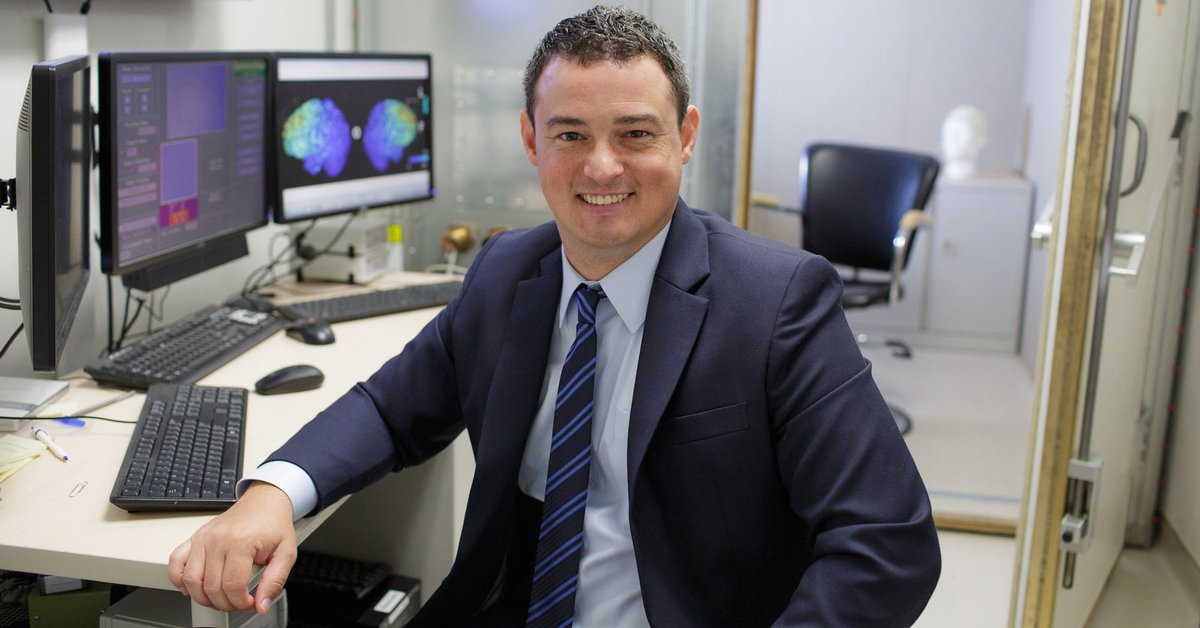 .<a href="/UF/">FLORIDA</a> neuroscientist Dr. Adam Woods has been named co-director of <a href="/UF_CAMcenter/">UF Center for Cognitive Aging and Memory</a>, a premier research center focused on discovering interventions to prevent age-related cognitive decline.

Read more: bit.ly/3NJuCVv