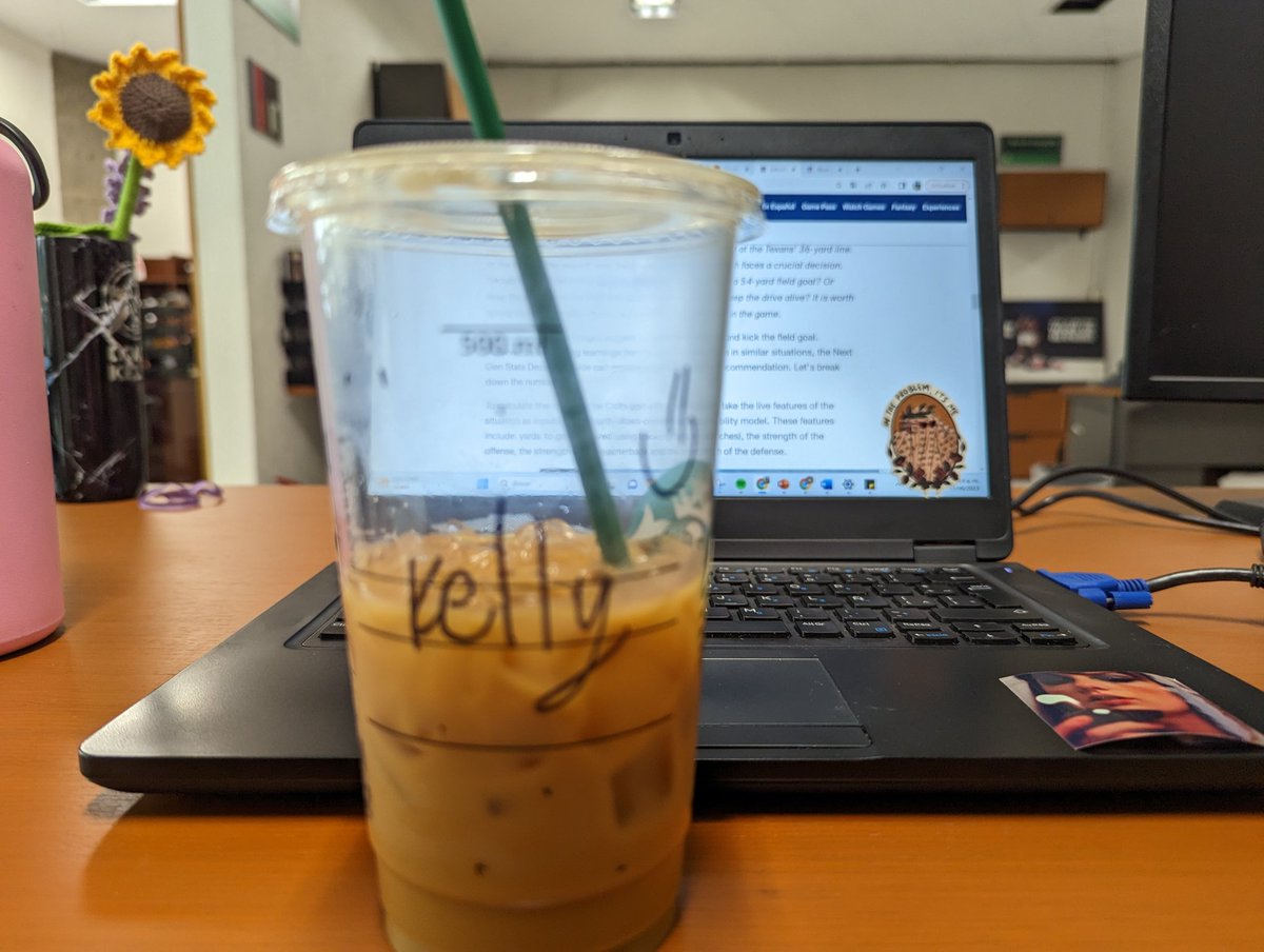 kellyfootball_'s tweet photo. LIFE BEGINS AFTER COFFEE ! ☕
#ITSMEHI  #StarbucksLovers https://t.co/hlHObgiLAk