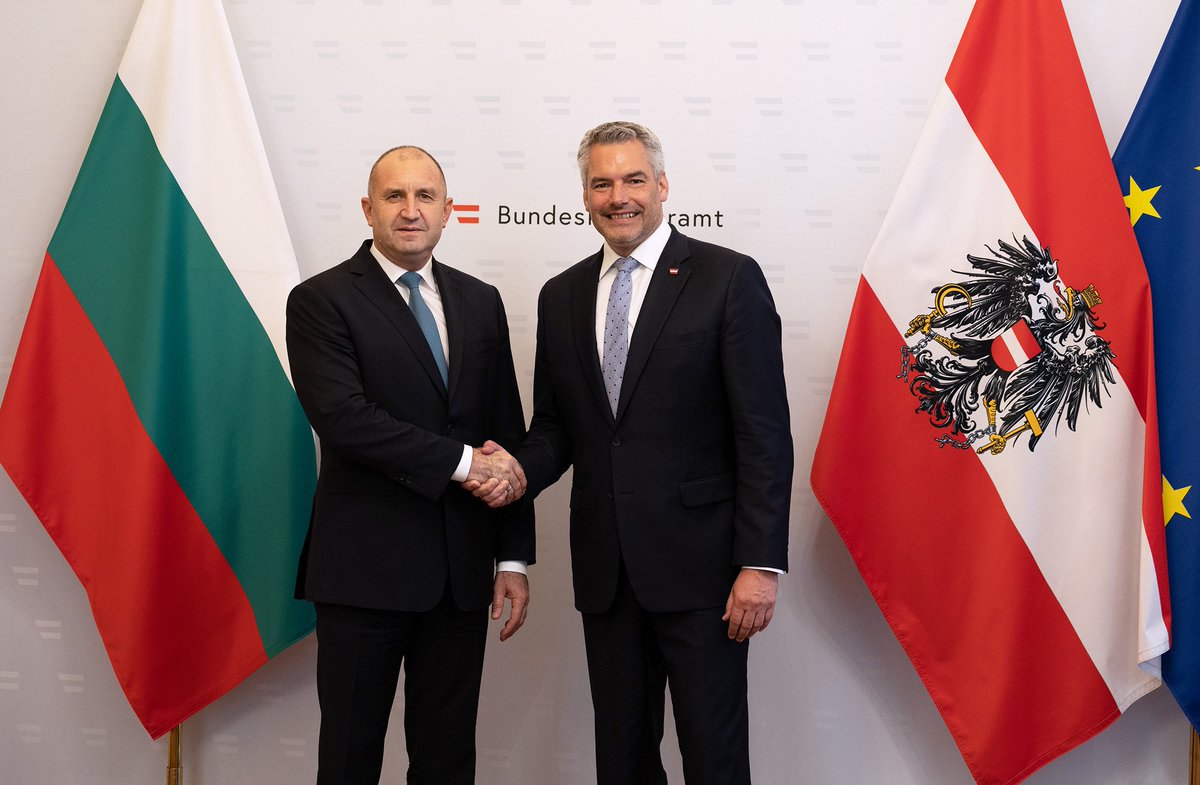 Bulgaria and Austria will continue with joint efforts to counter illegal migration and work to protect the external borders of the 🇪🇺 in the interest of the security of European citizens. Thank you @karlnehammer for the fruitful discussion