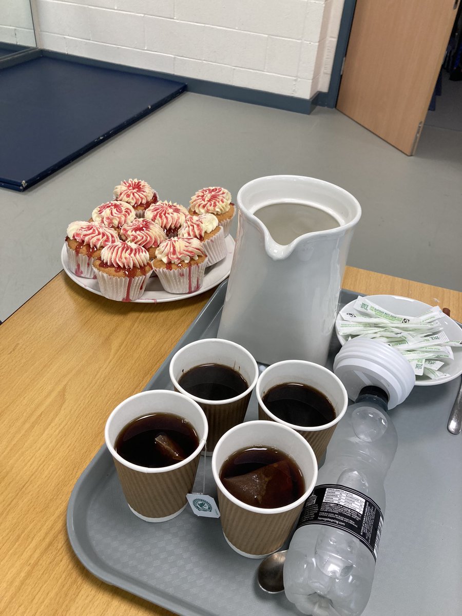 A day in the life of immunising 🧁

Was lovely to be clinical today after 6 months 💉