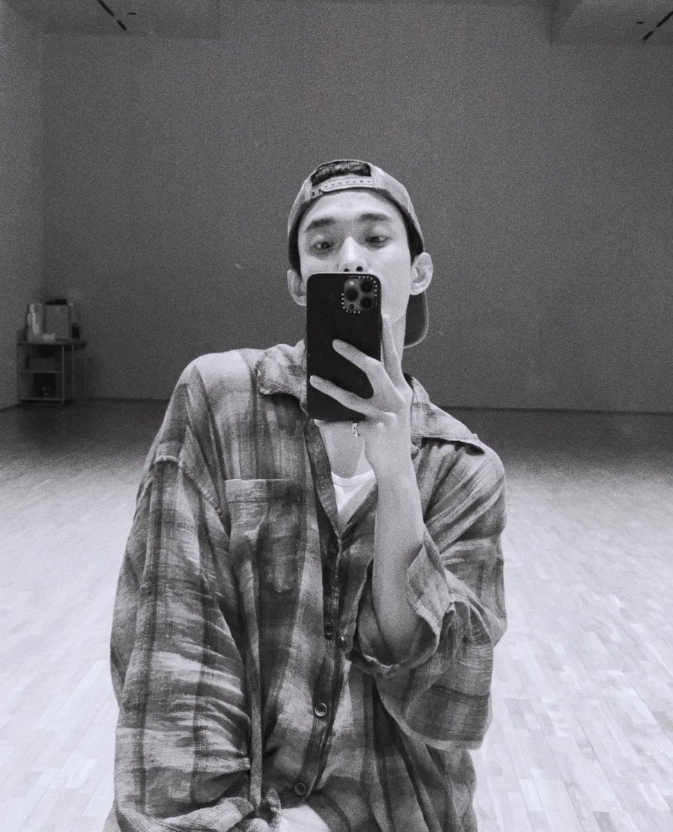 sounds_of_cheol's tweet photo. dk_is_dokyeom 🩶🤎 https://t.co/5Ivpk9IyBz
