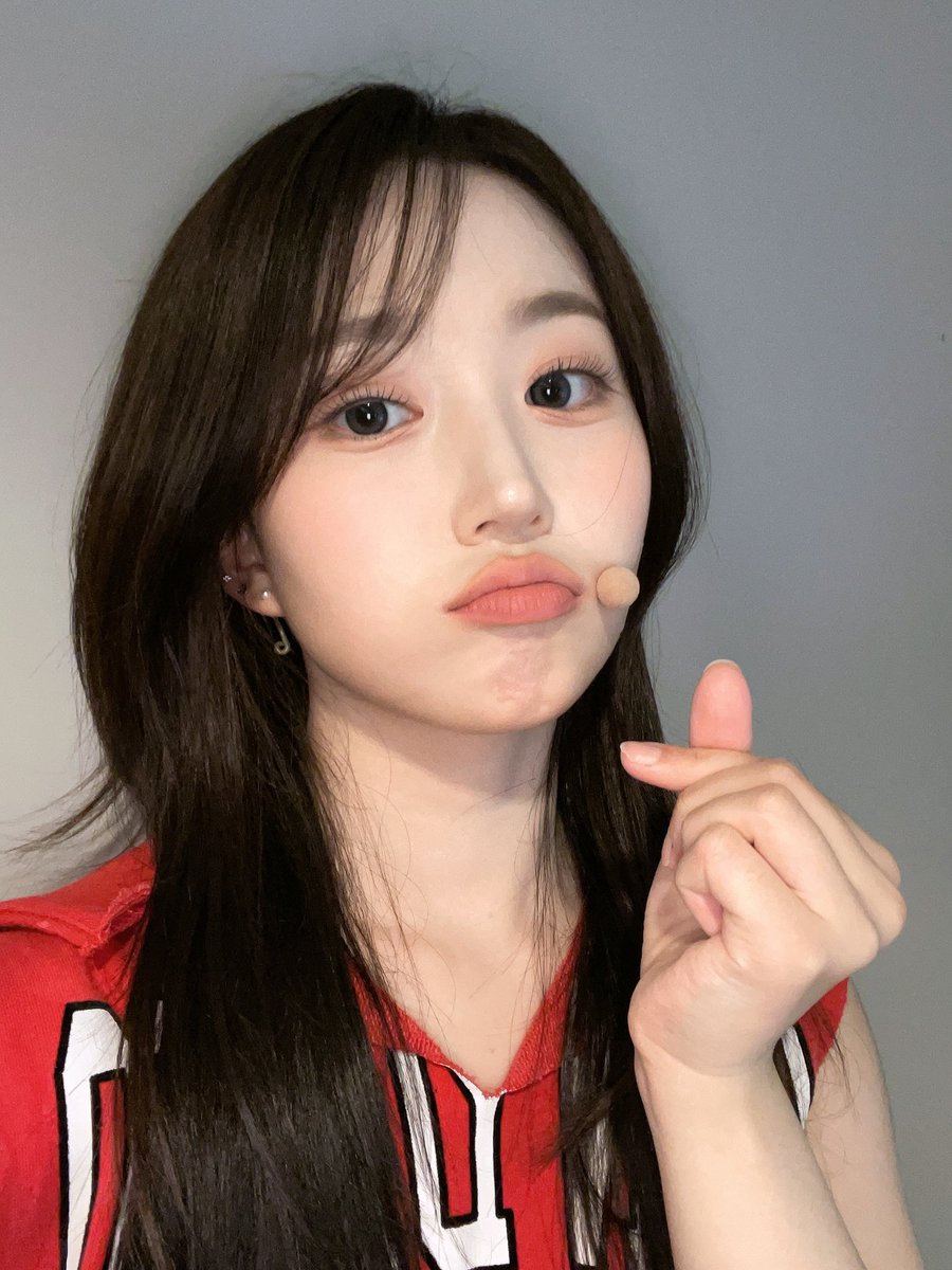 NMlXX_Haewon's tweet photo. 아 맞당 이거 아까 인스타에 안 올린 거

#NMIXX #엔믹스
#HAEWON #해원 https://t.co/nwiyat86rL