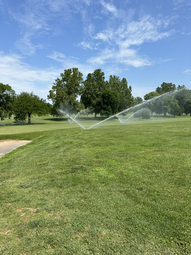 3sticksCGCS's tweet image. Everyone knows I love my @RainBirdGolf but a Rainbird retro kit was a little out of our budget at the moment, so we tried @boardtronics SBM replacement kit.  These will work.