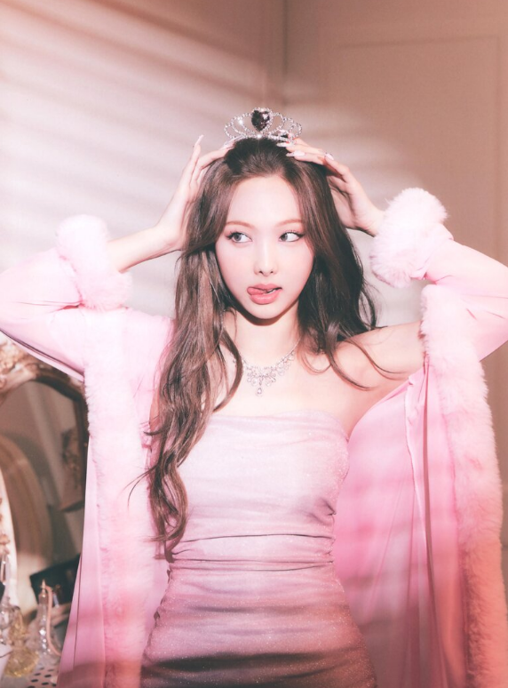Rpxmina 🌙 On Twitter Rt Aboutmusicyt 1 Year Ago Today Nayeon Of