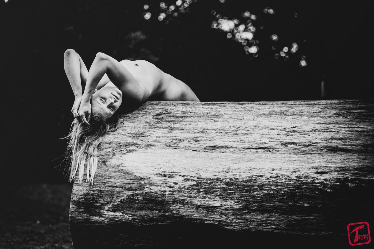 tuareg_fh's tweet photo. Legend says when you can't sleep at night it's because you're awake in someone else's dream...
[anonim]
muse: k4renira@IG

#photo_by_tuareg #tuareg #fotografoman #AD2k22
#plener #Fotomyśl_II #Fotomysl_2 #AdamPolanski
#photo #photograghy #akt #posing #naked #nude #woman #body https://t.co/xgldCxHjrA