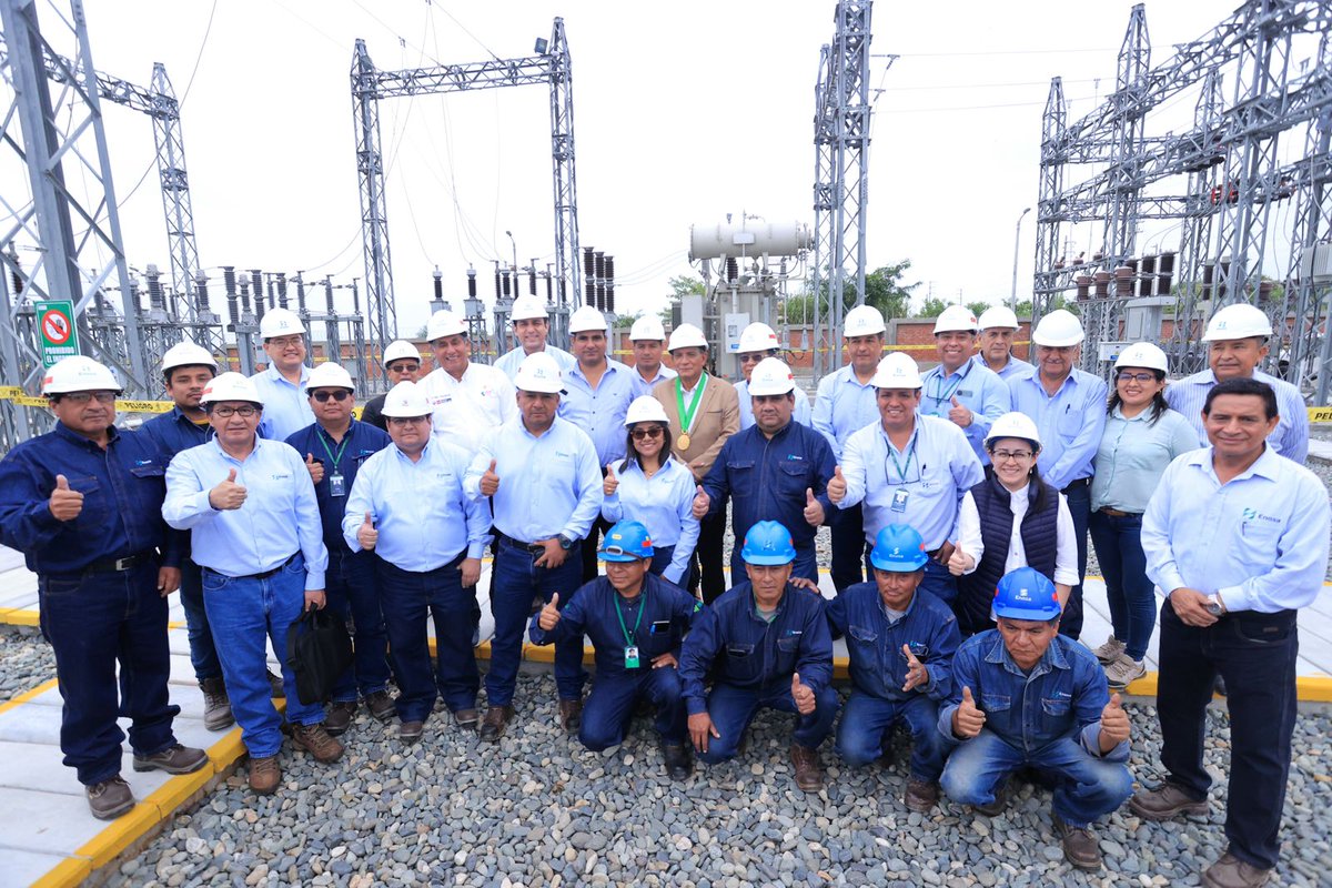 MinemPeru's tweet photo. El ministro de Energía y Minas, Oscar Vera Gargurevich, y el viceministro de Electricidad, Jaime Luyo, participan en la ceremonia de inauguración de la obra: Línea de Transmisión 60KV Poechos – Las Lomas – Quiroz y Subestaciones asociadas, provincias de Sullana, Piura y Ayabaca. https://t.co/ibrMbxn7sH
